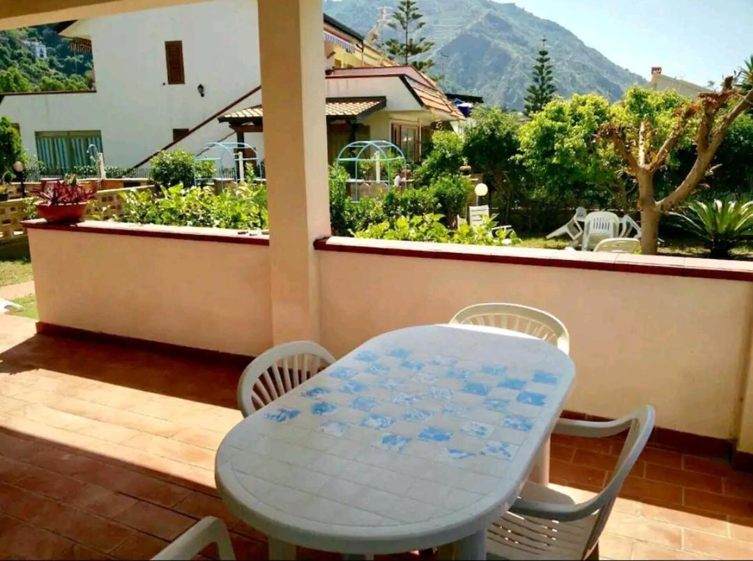 Villa Casa Con Giardino E Terrazzo Vicino Al Mare à Piraino Extérieur photo