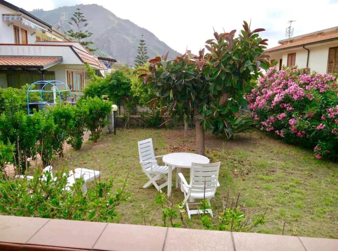 Villa Casa Con Giardino E Terrazzo Vicino Al Mare à Piraino Extérieur photo