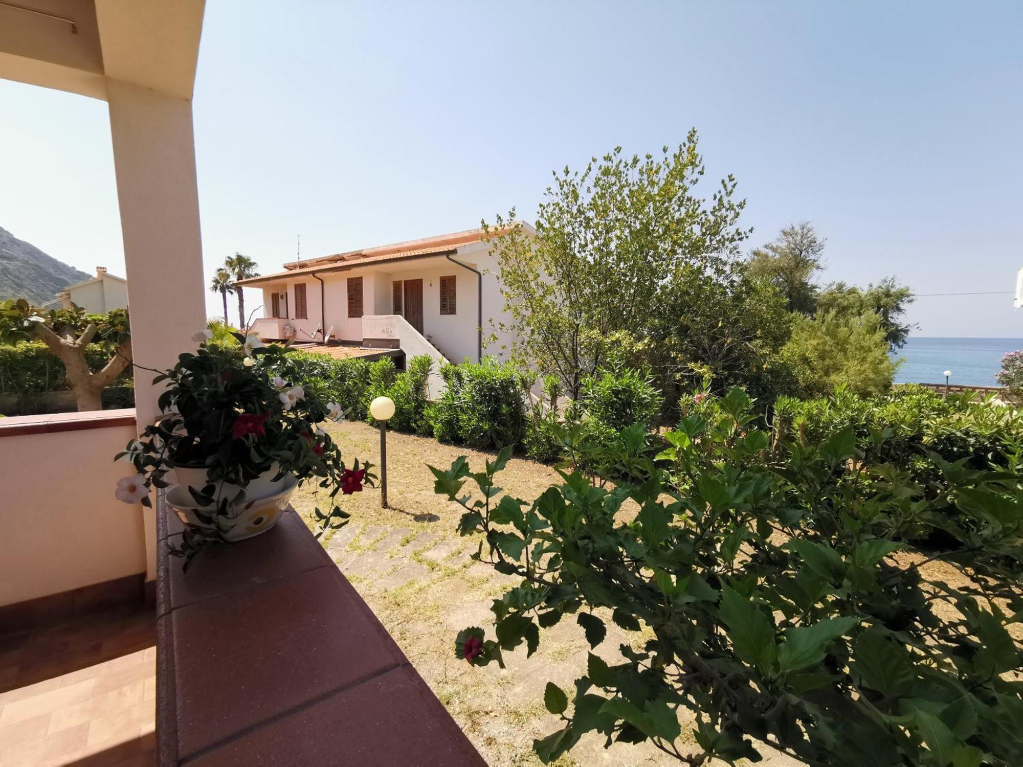 Villa Casa Con Giardino E Terrazzo Vicino Al Mare à Piraino Extérieur photo